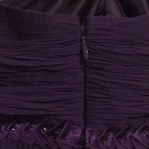 - BCBGmaxazria two tone chiffon pleated grap… - Picture 10 of 13